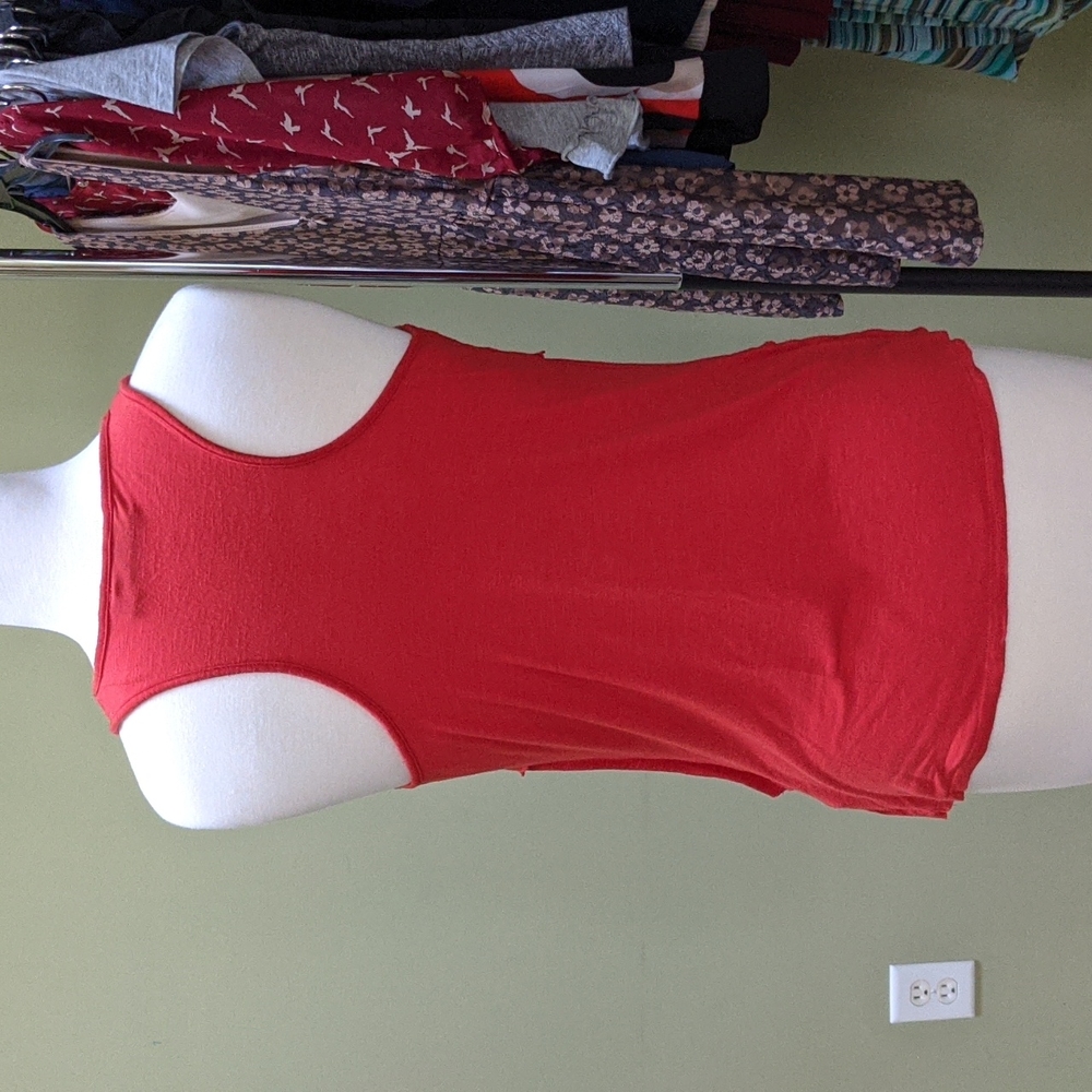 Sleeveless Top - Picture 3 of 5